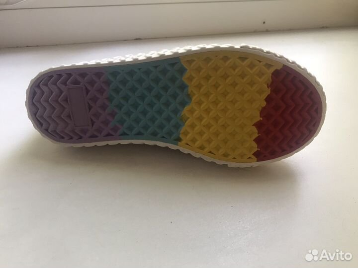 Кроссовки детские