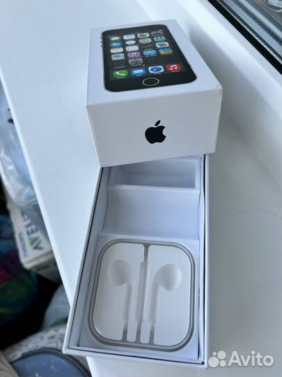 Коробка от iPhone 5s