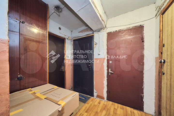 Комната 18 м² в 6-к., 2/5 эт.