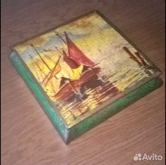 Жестяная коробка 