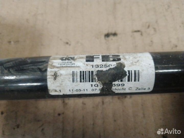 Полуось привод передний правый Opel Astra J