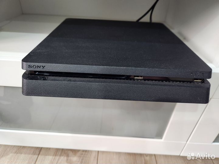 Sony playstation 4 slim 1tb 2 геймпада +игры