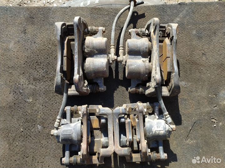 Комплект тормозных суппортов lexus RX350