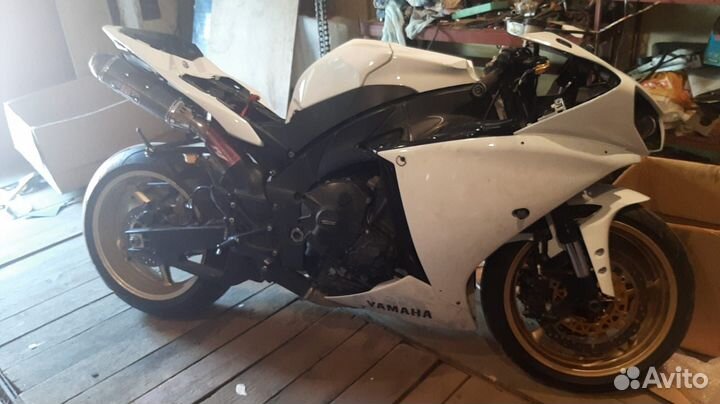 Yamaha r1 2010