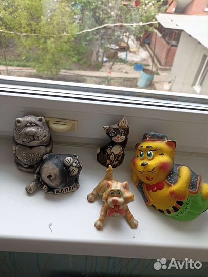 Статуэтки кошки, собаки, лошади