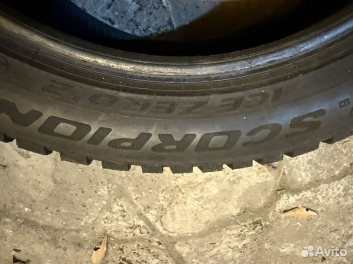 Pirelli Ice Zero 2 285/45 R21