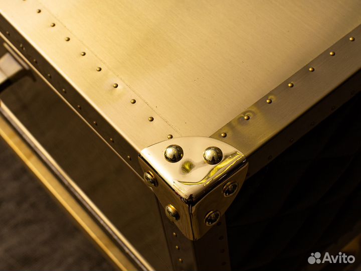 Консоль Goldman в стиле Brass Table