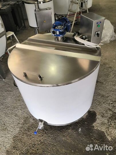 Охладитель молока 300 литров