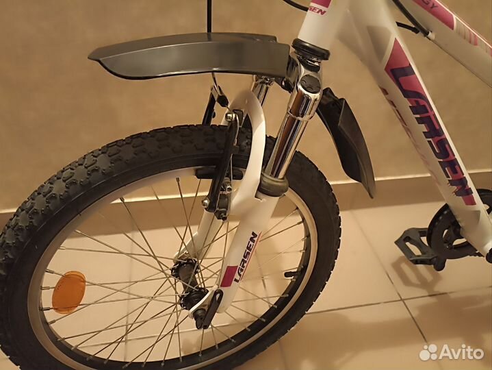 Велосипед Larsen Buggy белый 6 ск. размер 18,20