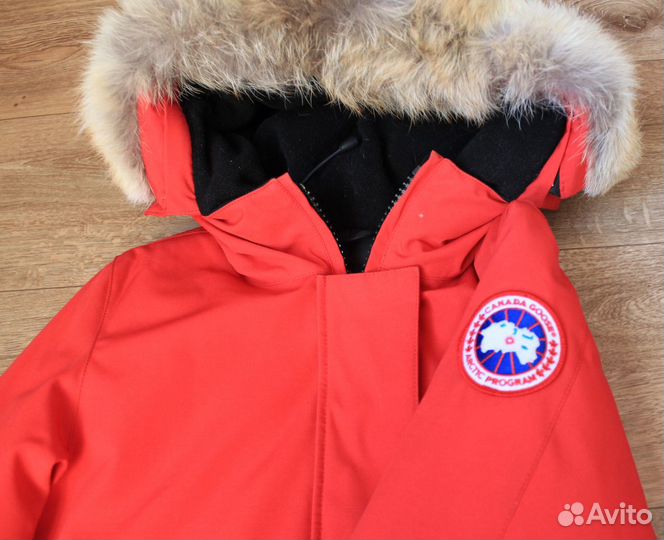 Пуховик женский Canada Goose р-р XS