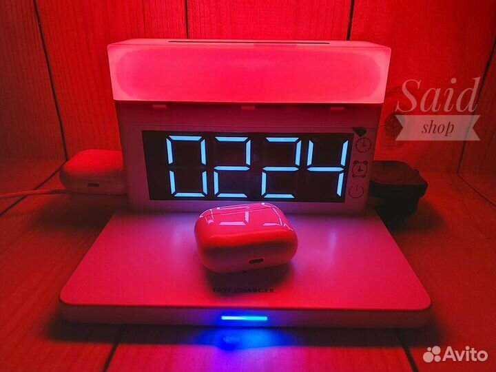 Ночник светильник с беспроводной зарядкой 3в1