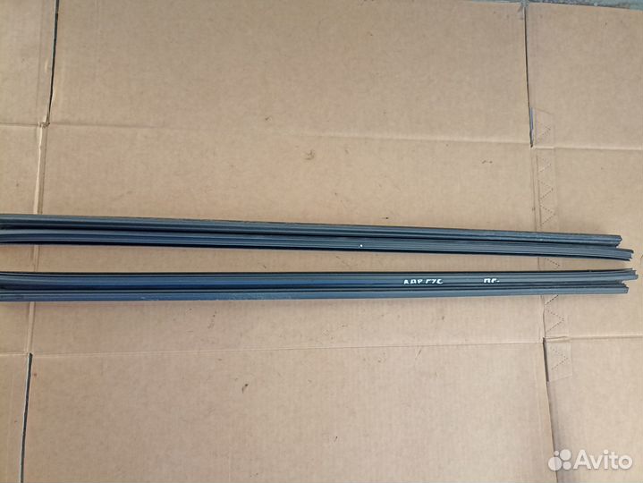 Молдинг стекла передней двери LADA Largus