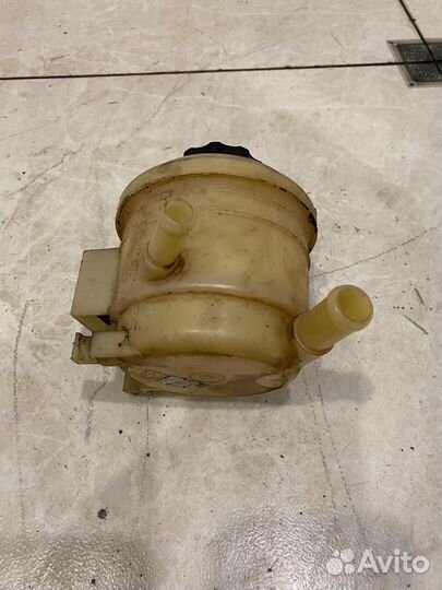 Бачок гур Hyundai Accent