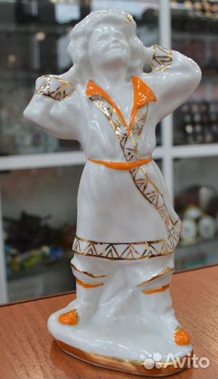 Фарфоровая статуэтка СССР Юный Мальчик Башкир