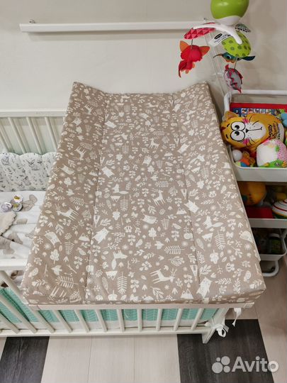 Пеленальная доска на кроватку