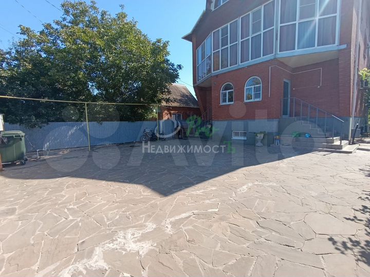 Дом 600,1 м² на участке 7 сот.