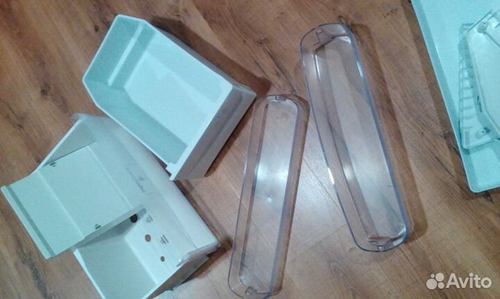 Полки и ящики для холодильника аристон