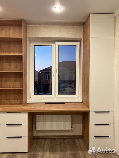 Рабочая зона у окна на заказ