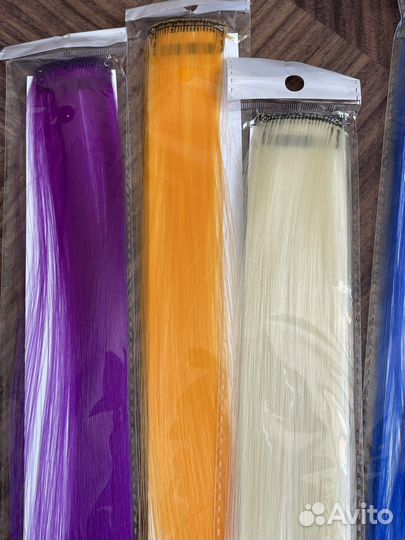 Цветные пряди на заколках