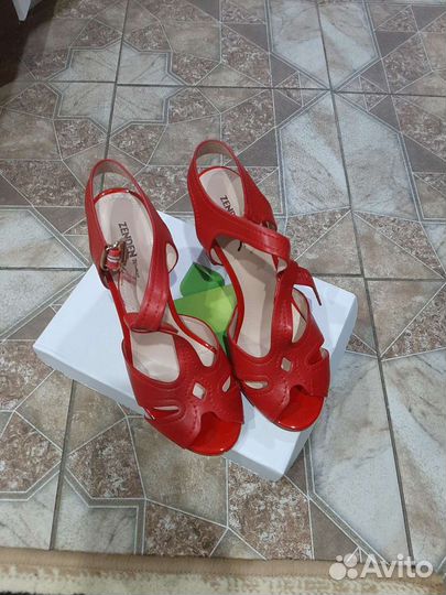 Босоножки женские 37 размер