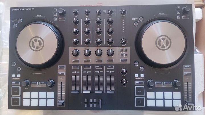 Dj контроллер NI Traktor Kontrol S3 (новый)
