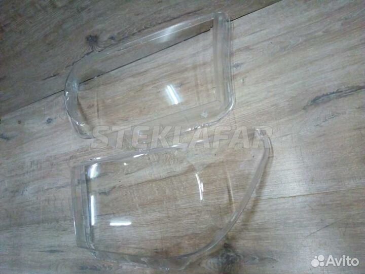 Стекло фары Toyota Tundra 2 XK50 2007-2013 / Sequ