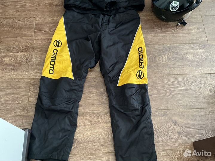 Мото костюм с шлемом, состояние отличное