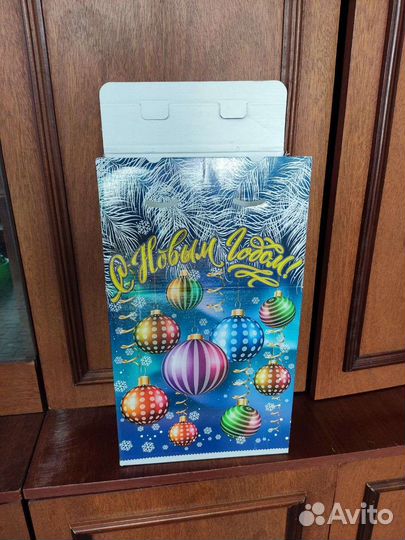 Коробка подарочная новогодняя