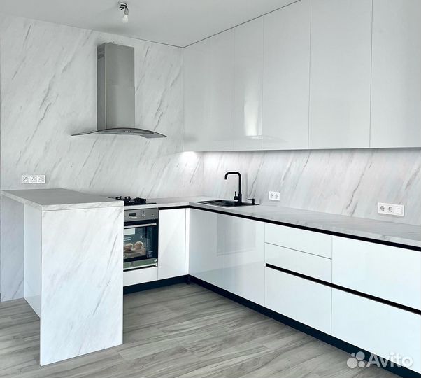 Кухня белая