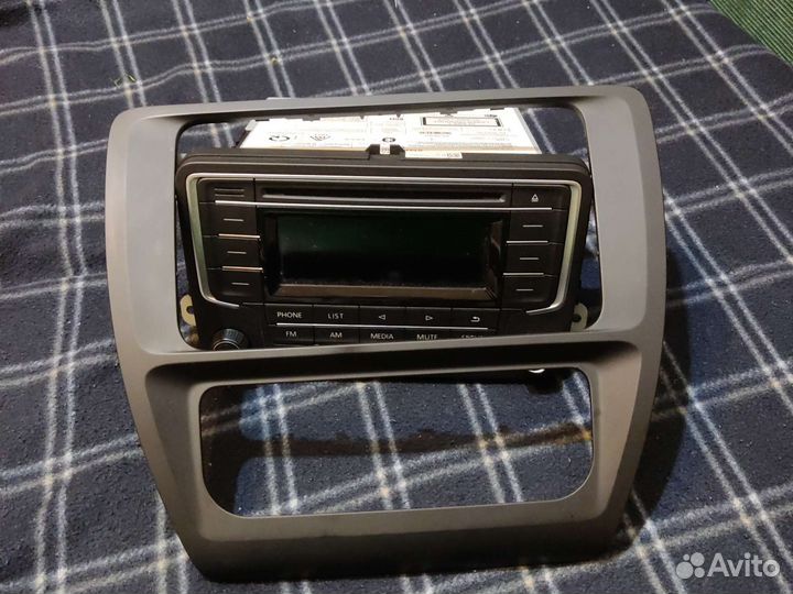 Автомагнитола Harman