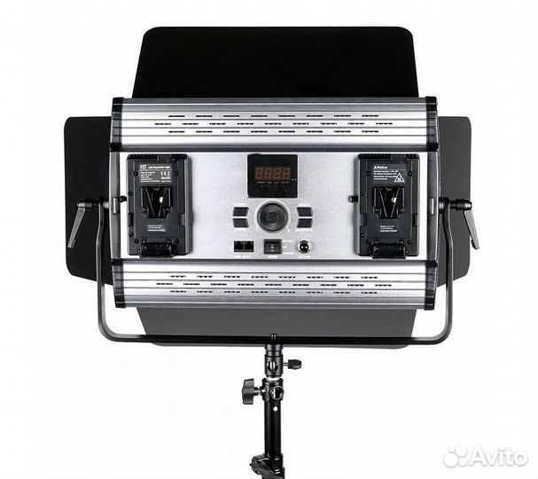 Светодиодный осветитель FST SFL-120WBPro