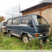 Nissan Caravan 2.7 AT, 1990, 950 000 км, с пробегом, цена 215 000 руб.