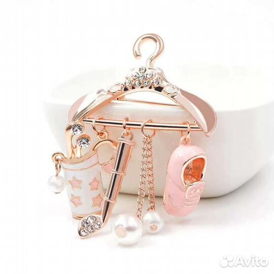 Брошь Вешалка