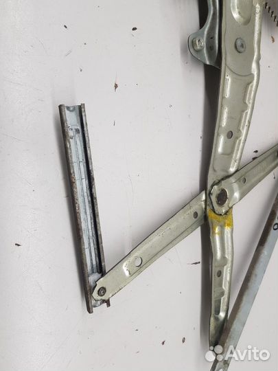 Стеклоподъемник электрический задний правый