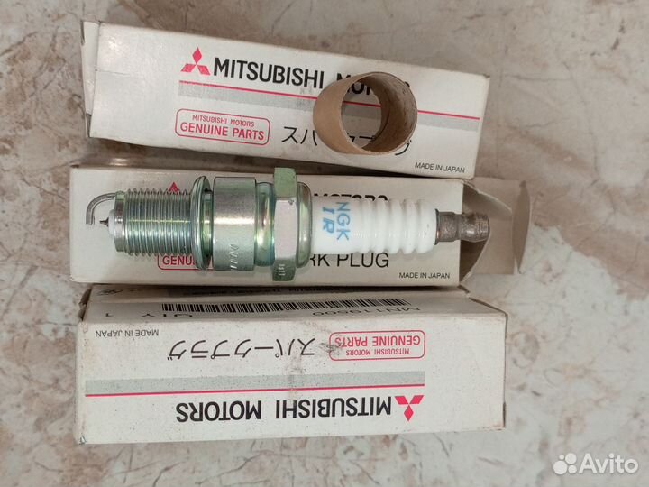 К-кт (4шт)иридивых свечей заж. Mitsubishi MN119500