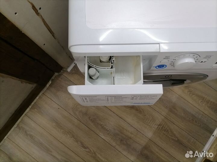 Стиральная машина Indesit 6 кг