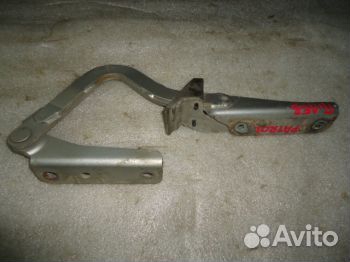 Петля капота левая Ниссан