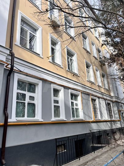 4-к. квартира, 80 м², 1/4 эт.