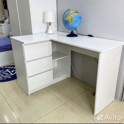 Угловой письменный стол