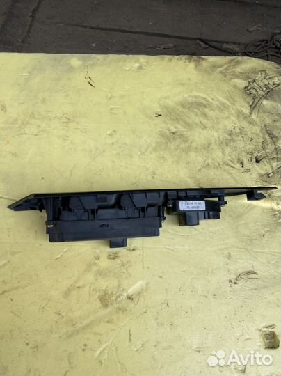 Блок управления стеклоподъемником Mazda 3 bk