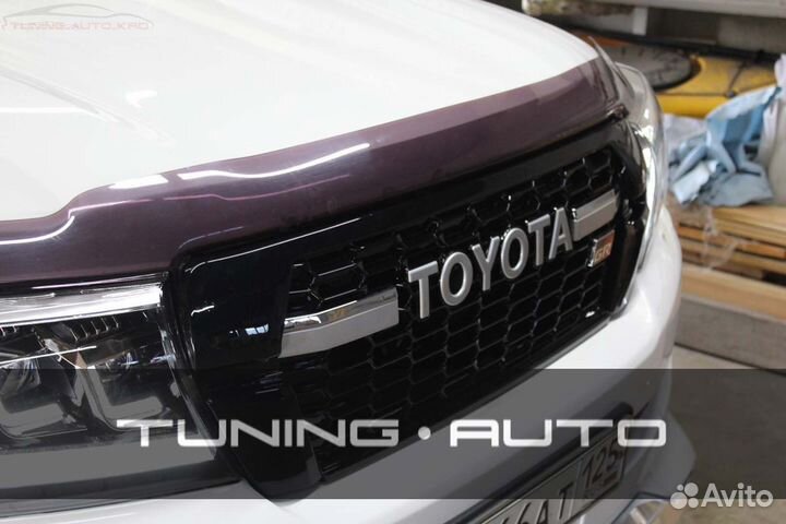 Решетка радиатора Toyota Land Cruiser 200 GR S2488