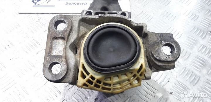 Опора двигателя правая K9K Renault Megane 3