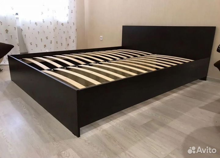 Кровать двуспальная