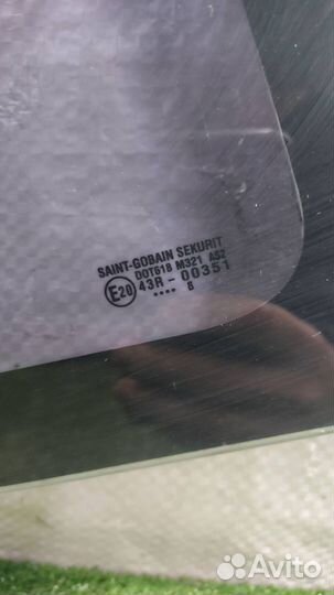 Стекло багажника правое Suzuki Swift 2008