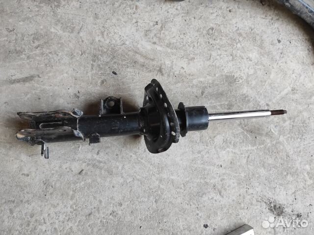 Амортизатор передний Kia Rio 3