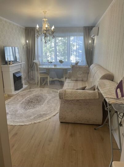 2-к. квартира, 42 м², 3/5 эт.