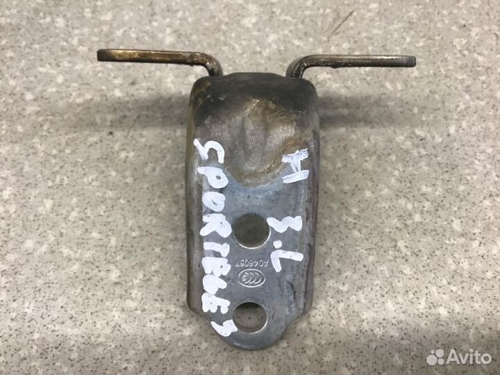 Петля двери задней левой нижняя Kia Sportage 2010