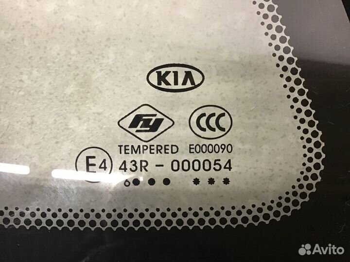 Стекло кузовное глухое левое Kia RIO 2011-2017