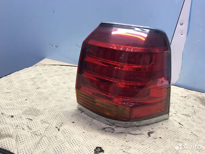 Фонарь задний на Лексус 570 Правый