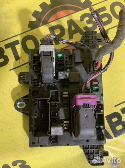 Блок предохранителей Opel Astra J 2009-2012